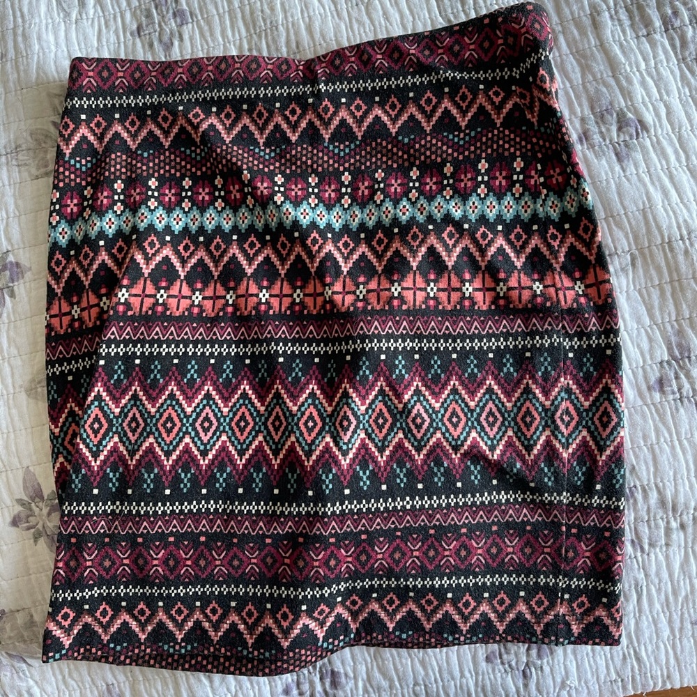 Fitted skirt